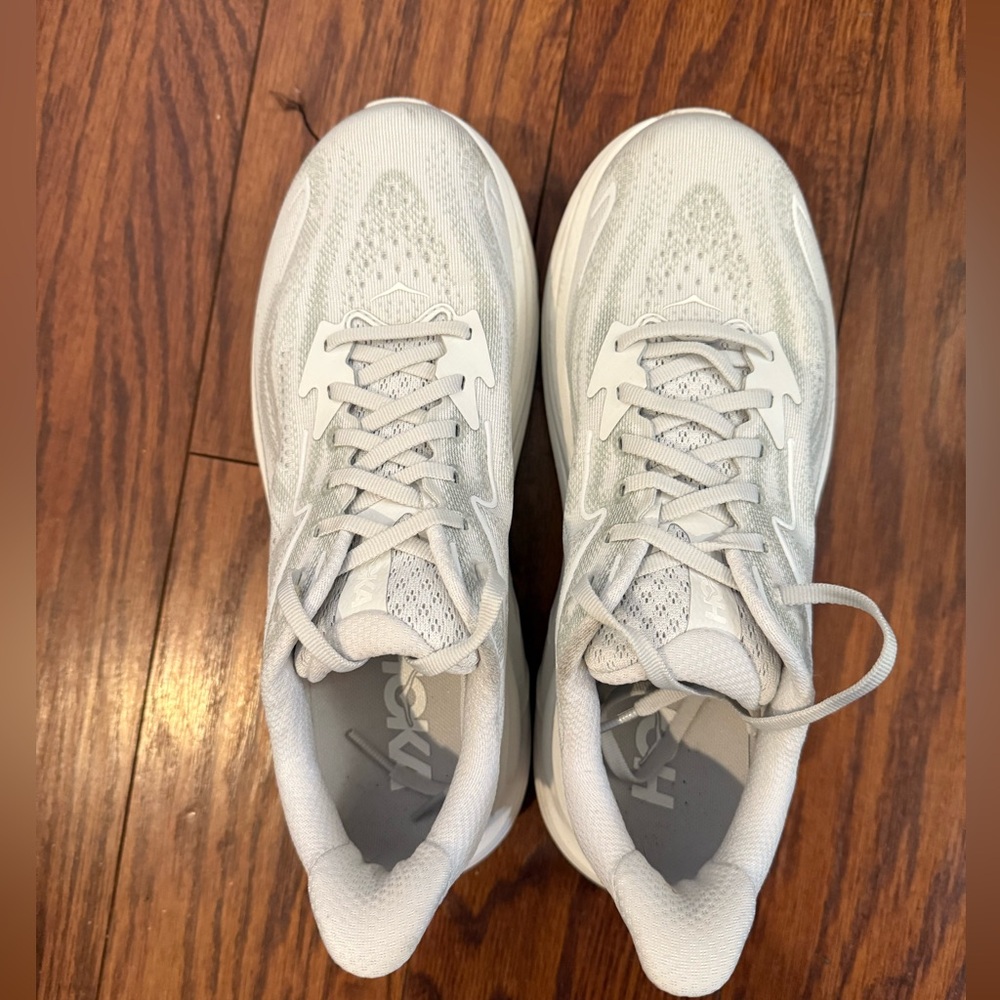 Hoka Clifton 10